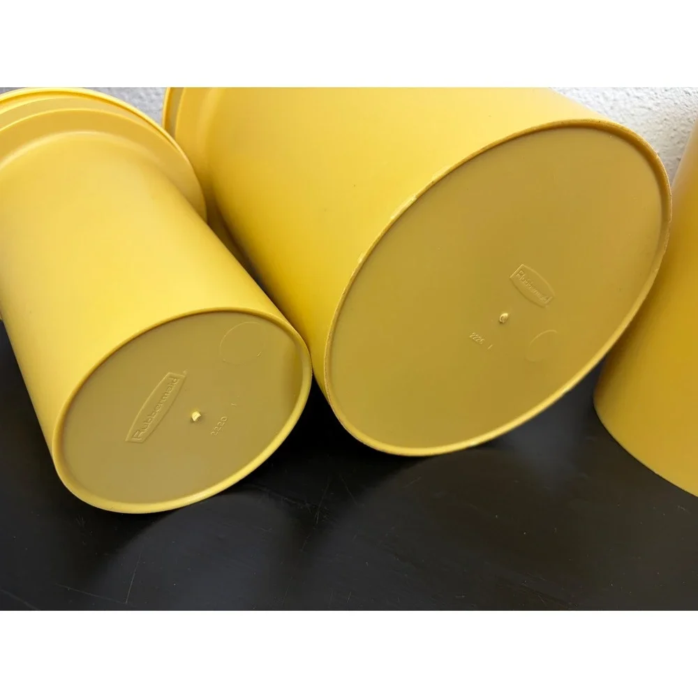 VTG 70s Rubbermaid Mushroom Canister Set of 4 Yellow Kitchen Storage nestjng